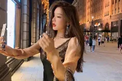 斗鱼女主播忘关摄像头私密画面流出！虚假人设彻底翻车